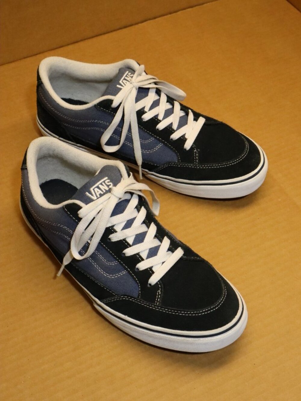 VANS Bearcat - Men 11 Black Suede Leather Blue Canvas Skate Y2K Sneaker Off Wall